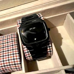 Nixon watch the player